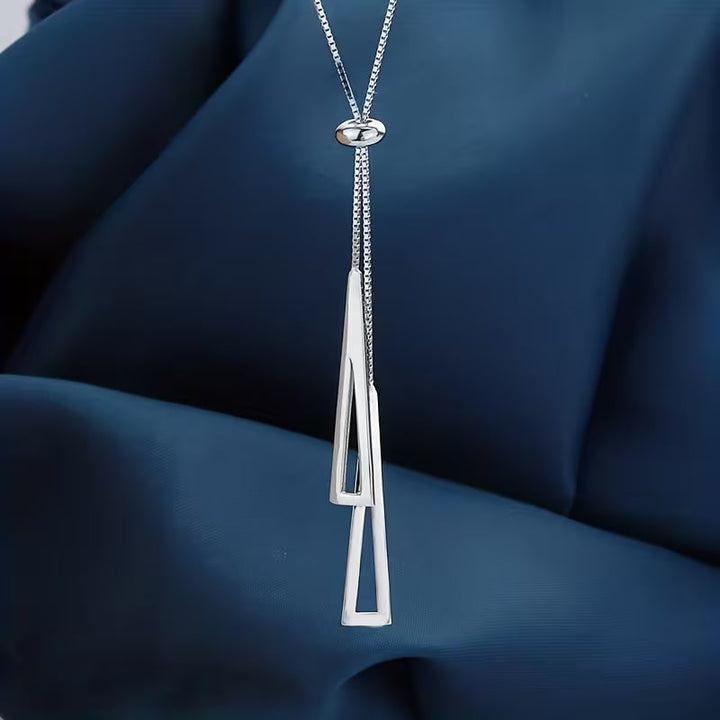 Collar de Elegancia con Lazo Gracioso