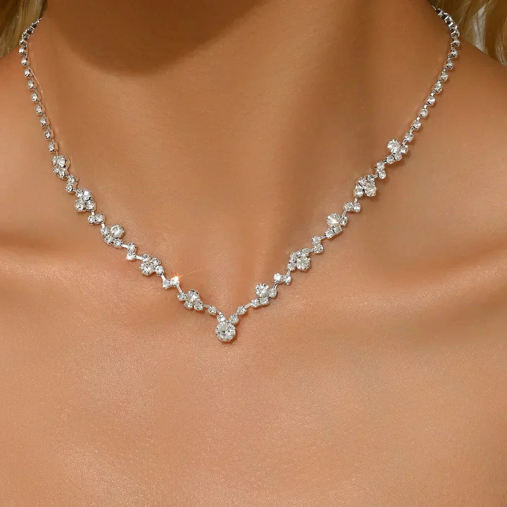 Collar de novia elegante con diamantes