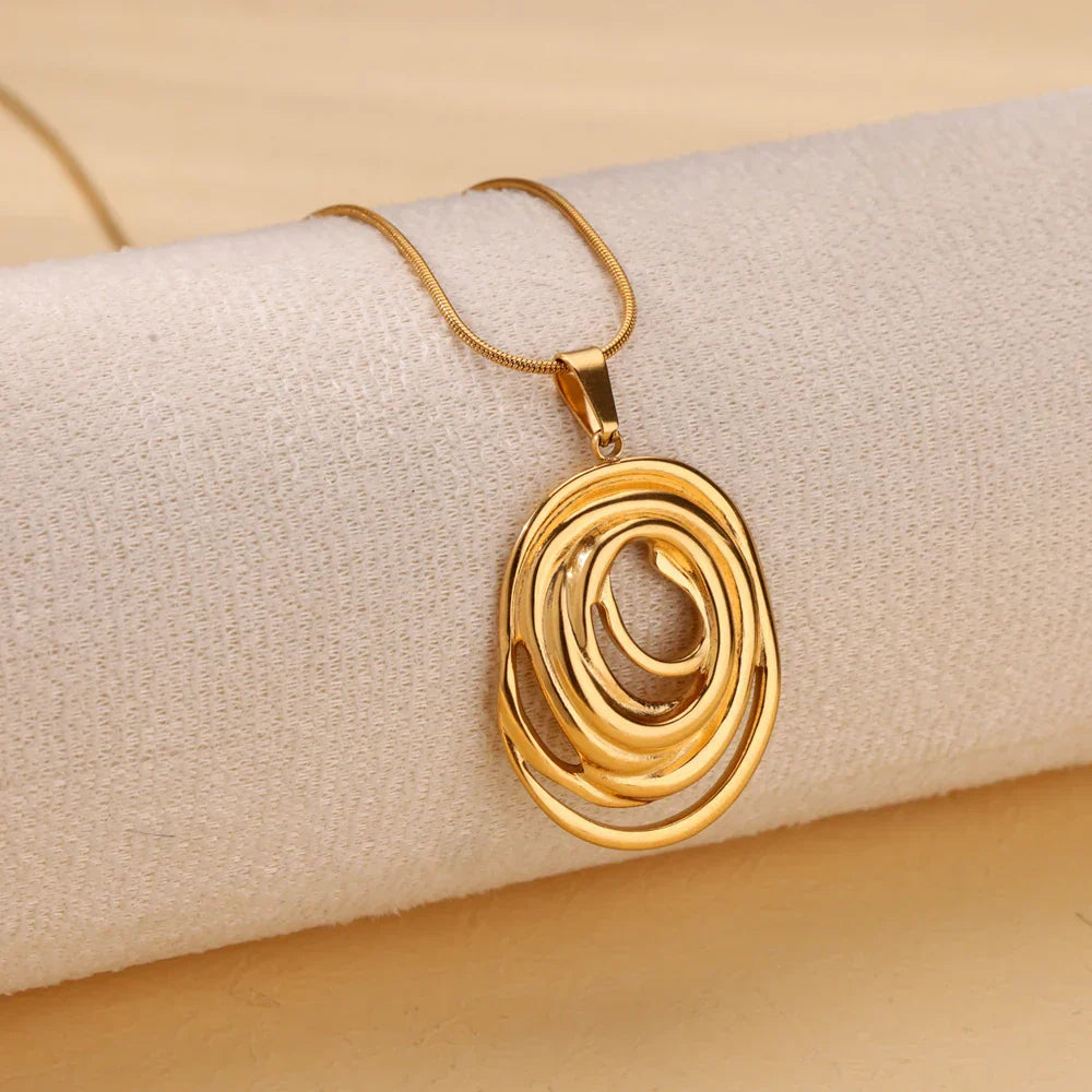 Collar Ovalado Geométrico Hueco en Oro y Plata