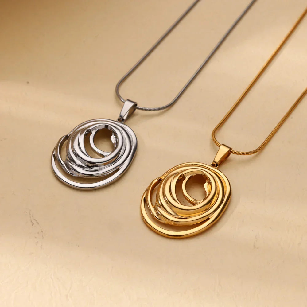 Collar Ovalado Geométrico Hueco en Oro y Plata