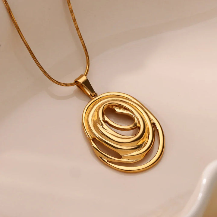 Collar Ovalado Geométrico Hueco en Oro y Plata
