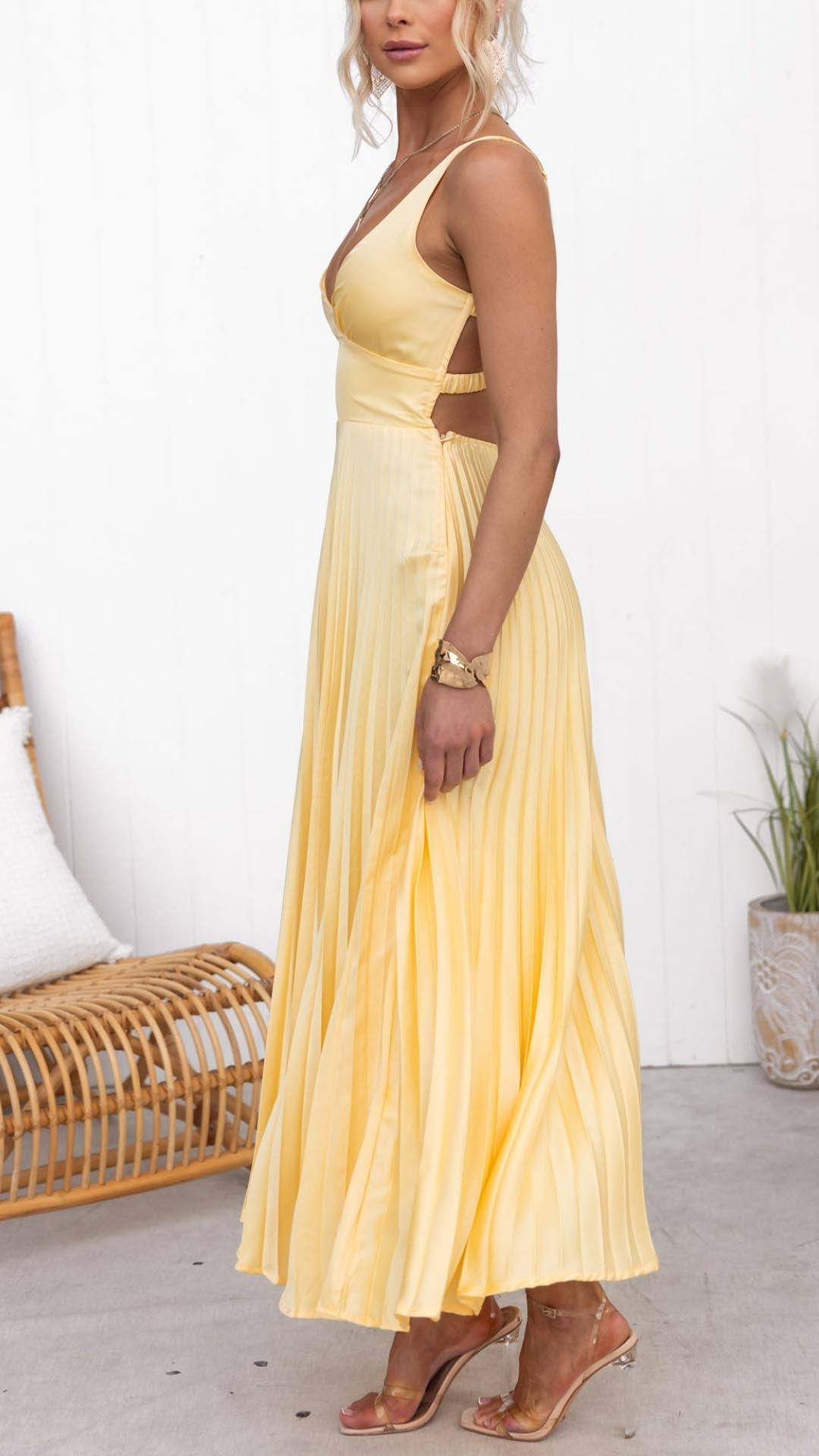 Aby | Vestido de Elegancia Plisada