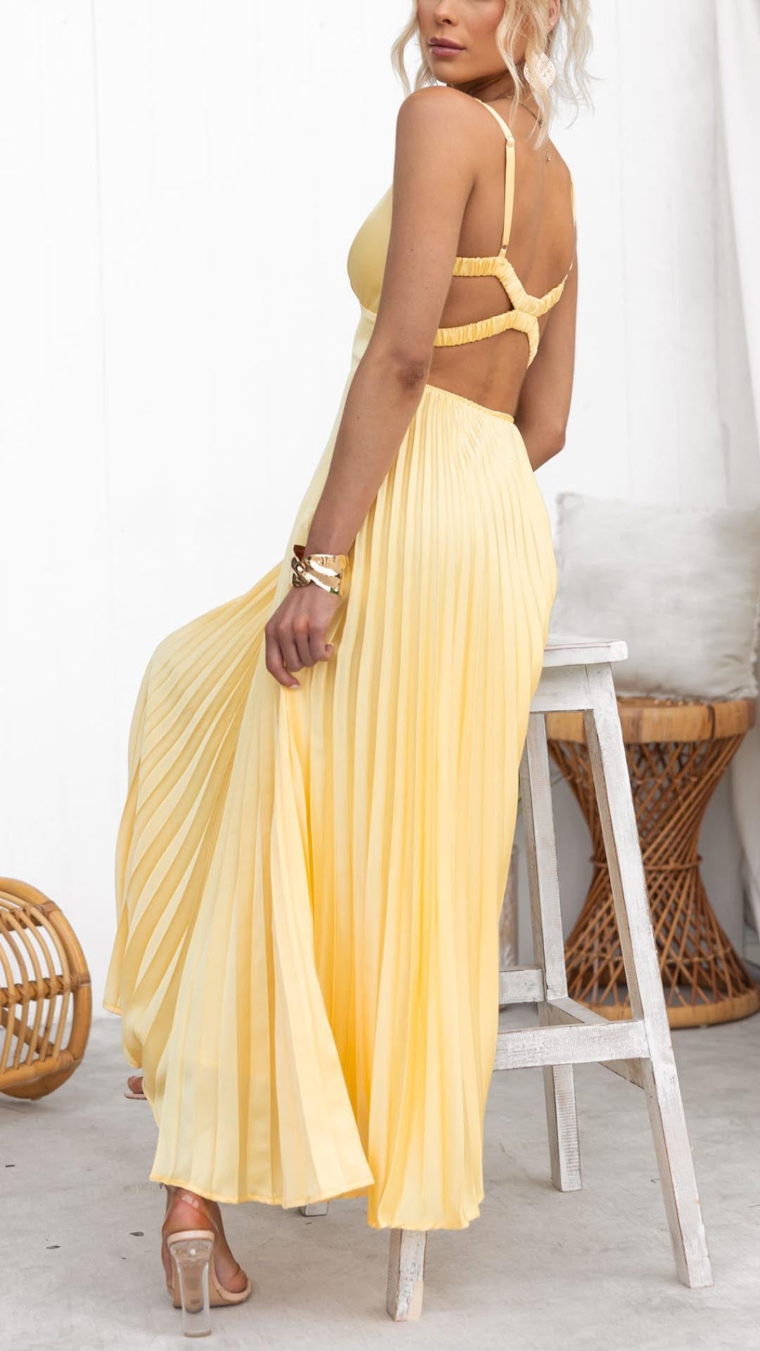 Aby | Vestido de Elegancia Plisada