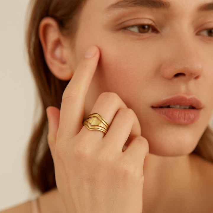 Anillo Declarativo Elegante de Oro