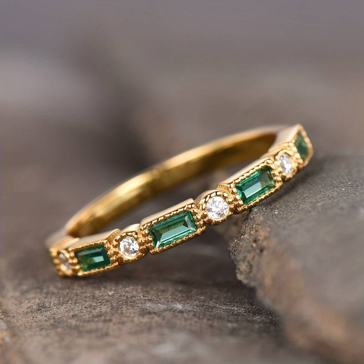 Anillo de Oro con Zirconia Incrustada Verde - Alex