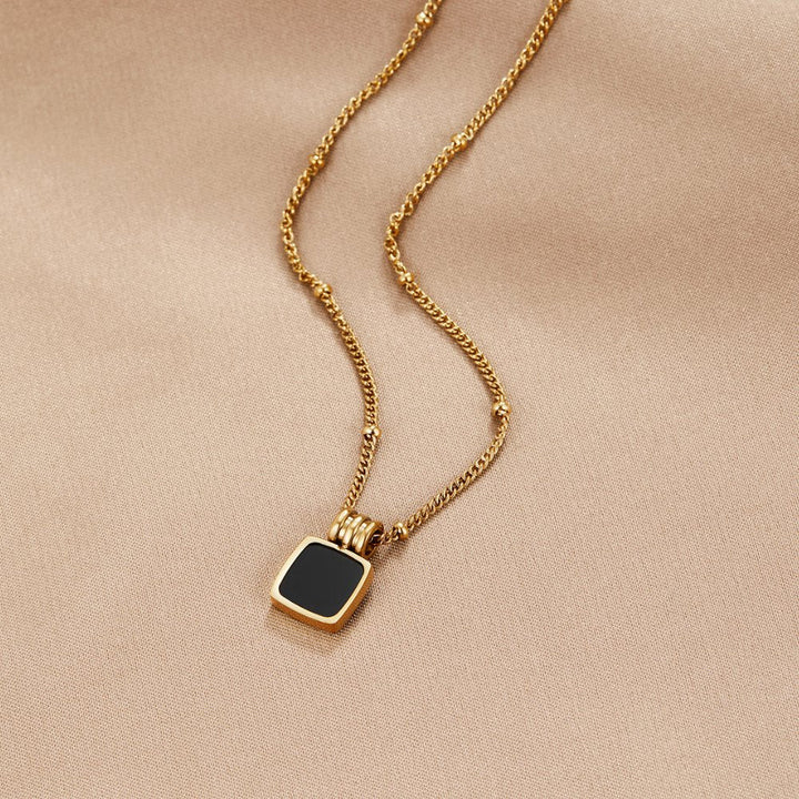 Collar Chic de Medianoche