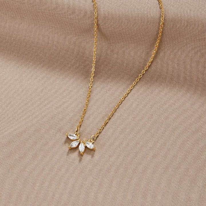 Collar de Hoja de Cristal