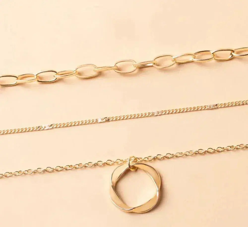 Collar de cadena dorada vintage con colgante